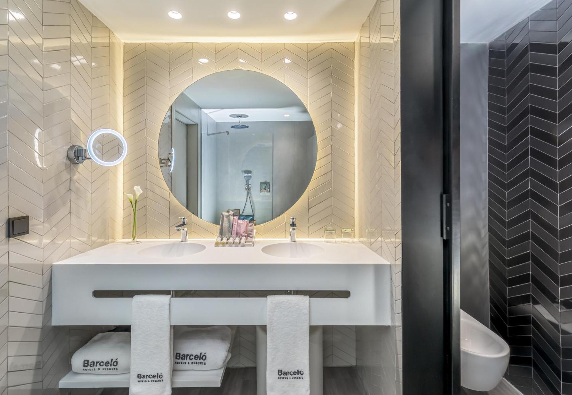 Habitación Familiar Premium (3 adultos + 1 niño)